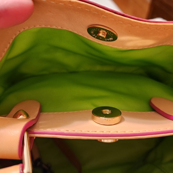 Dooney and Bourke disney walk in the park crossbody - Picture 6 of 8